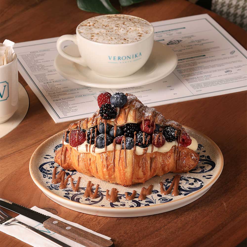 Çilek / Muz / Karaorman Kruvasan